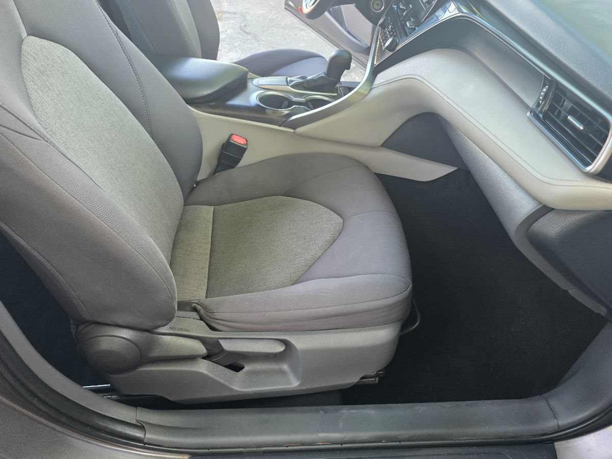 Used 2021 Toyota Camry LE w/ Carpet Mat Package (TMS) FWD image 17