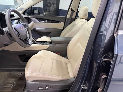 Used 2021 Cadillac XT6 Premium Luxury FWD image 12