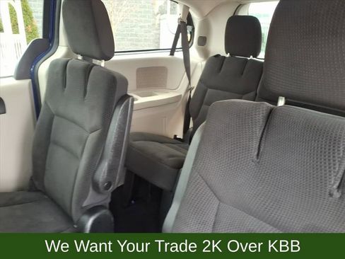 Used 2018 Dodge Grand Caravan SE w/ UConnect Hands-Free Group image 13