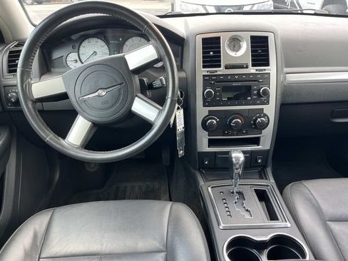 Used 2008 Chrysler 300 Touring w/ Comfort/Convenience Group RWD image 12