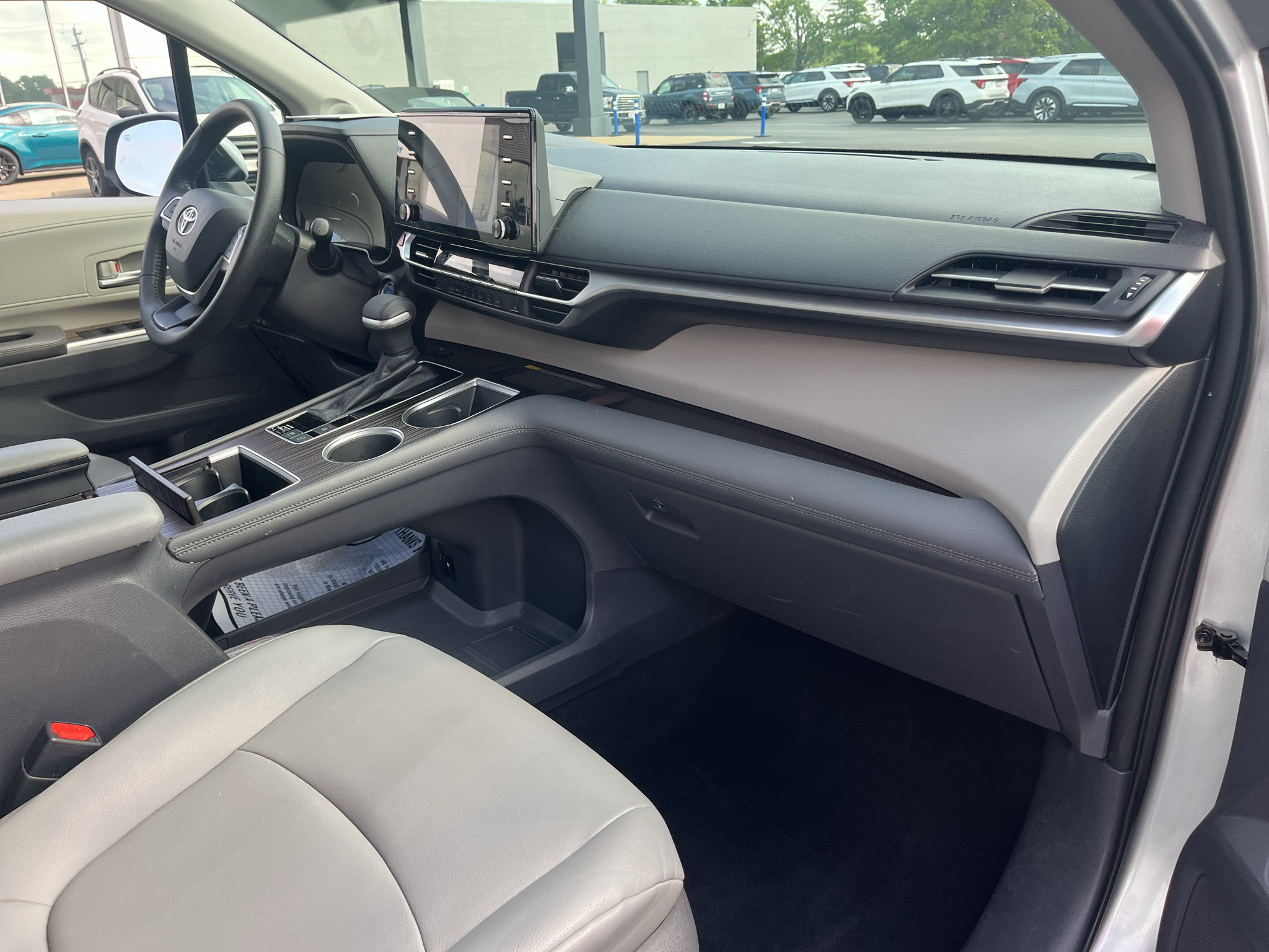 Used 2021 Toyota Sienna XLE w/ XLE Plus Package AWD/4WD image 30