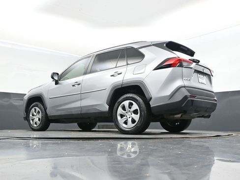 Used 2021 Toyota RAV4 LE image 40