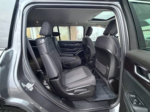 Used 2022 Jeep Grand Cherokee L Laredo w/ Luxury Tech Group I image 31