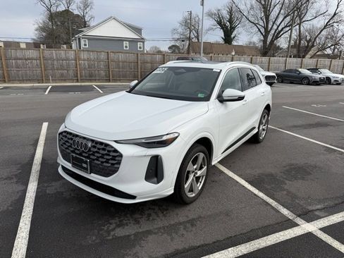 Used 2025 Audi Q5 Premium Plus w/ Premium Plus image 2