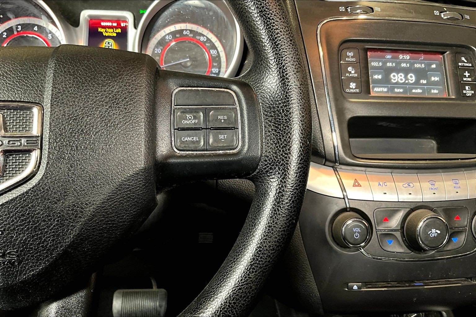 Used 2020 Dodge Journey SE w/ Blacktop Package FWD image 13
