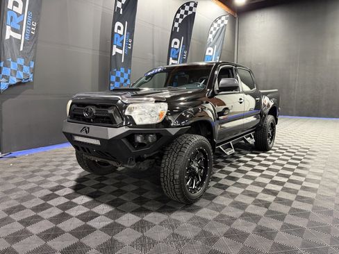 Used 2015 Toyota Tacoma TRD Pro w/ TRD Sport Package image 1