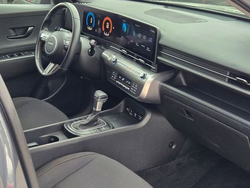 Certified 2025 Hyundai Kona SEL image 11