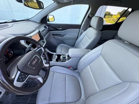 Used 2021 GMC Acadia SLT w/ Technology Package FWD image 29