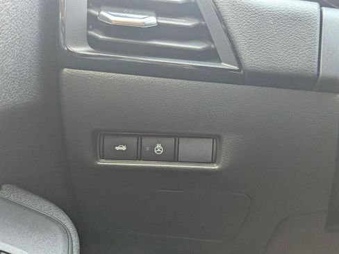 New 2026 Nissan Sentra SV w/ SV Convenience Package FWD image 32