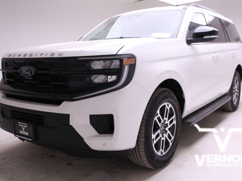 New 2026 Ford Expedition Active image 1