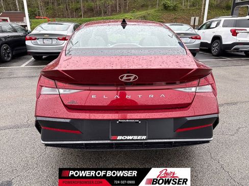 Used 2025 Hyundai Elantra SEL FWD image 4