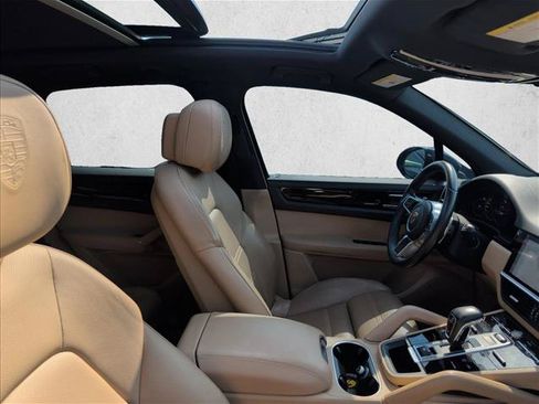 Used 2020 Porsche Cayenne AWD/4WD image 22