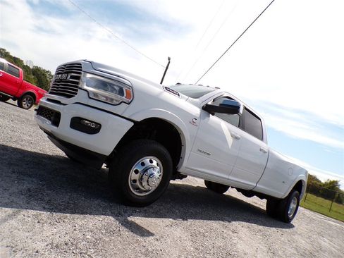 Used 2020 RAM 3500 Laramie image 33
