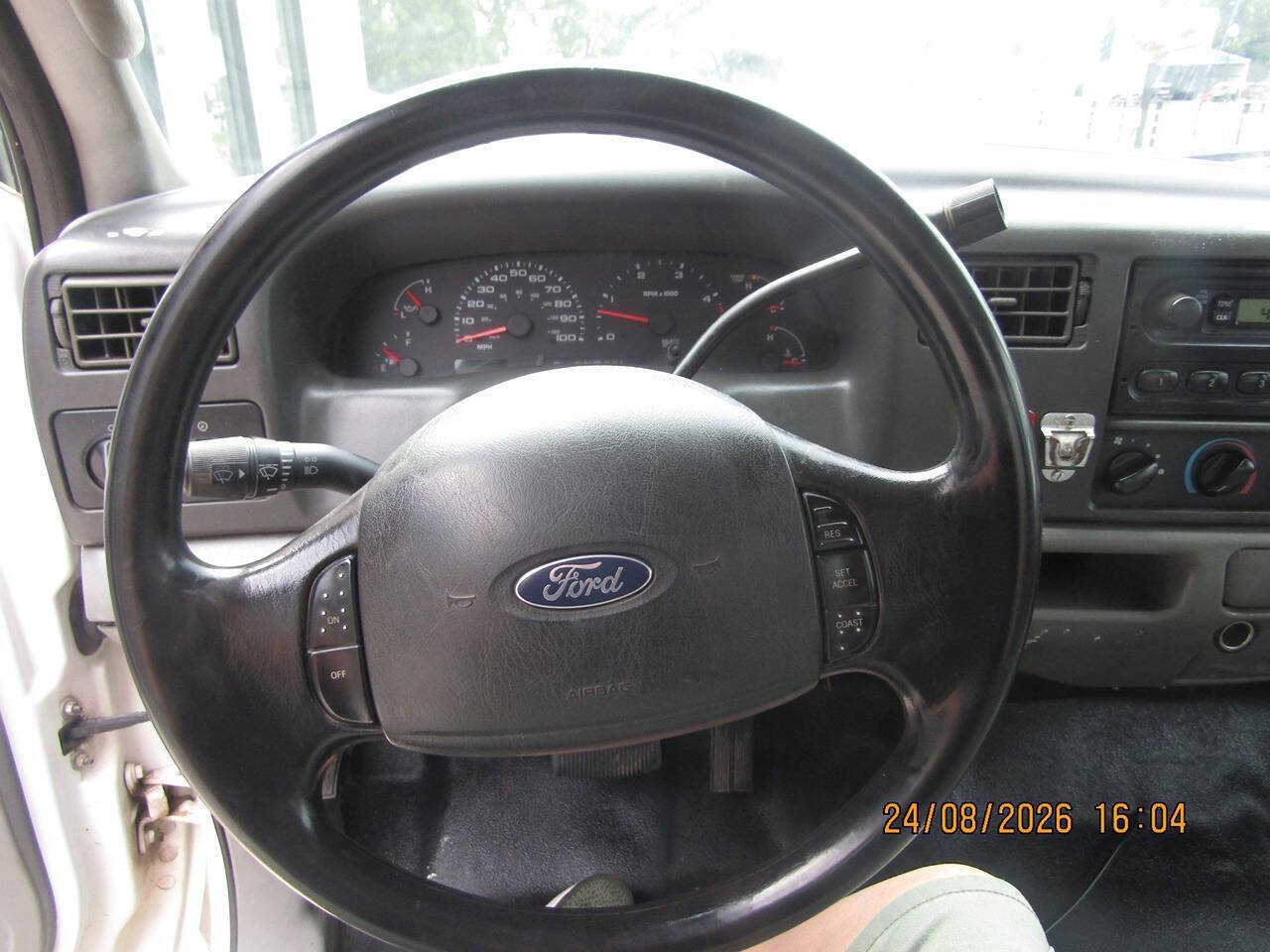 Used 2004 Ford F550 2WD Crew Cab Super Duty image 19