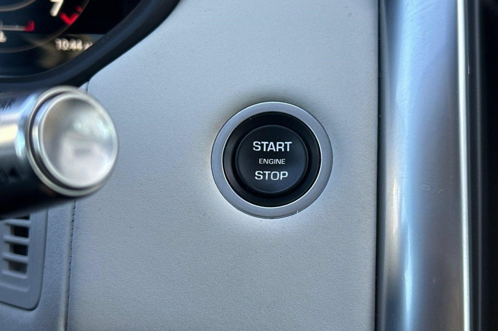 Used 2022 Land Rover Discovery S AWD/4WD image 19