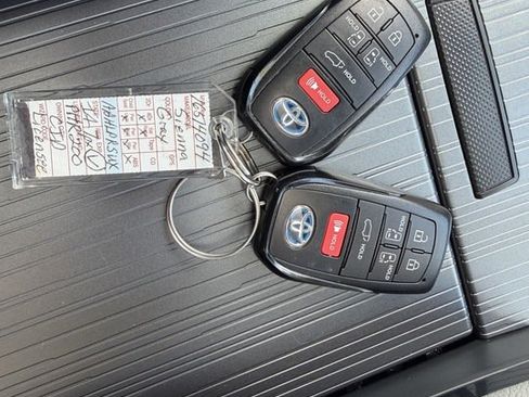 Used 2025 Toyota Sienna XLE w/ XLE Plus Package AWD/4WD image 45
