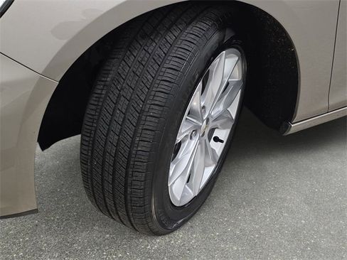 Used 2024 Chevrolet Malibu LT image 30