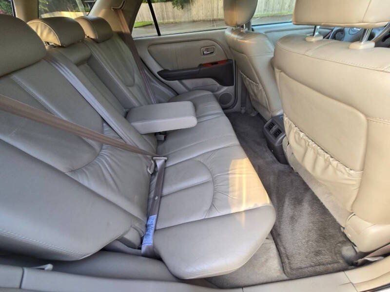 Used 2001 Lexus RX 300 4WD w/ Premium Pkg Plus image 15