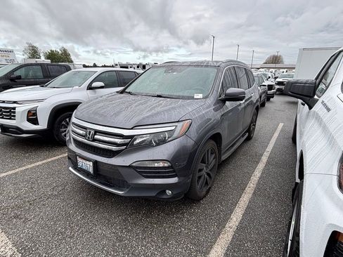 Used 2017 Honda Pilot Elite image 1