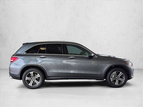 Used 2019 Mercedes-Benz GLC 300 4MATIC image 4