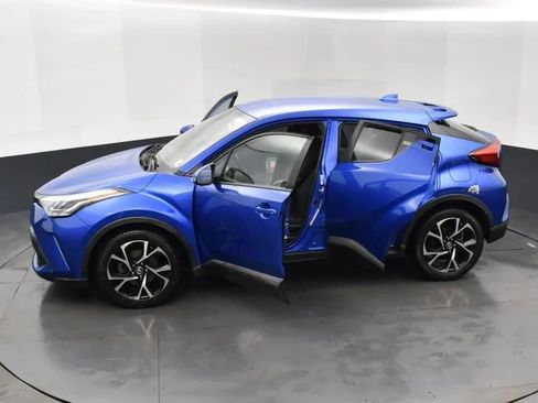 Used 2021 Toyota C-HR XLE image 7