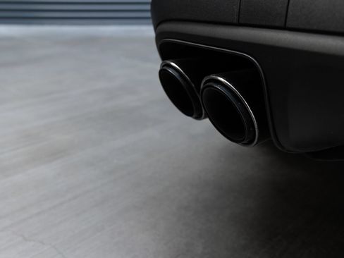 Certified 2025 Porsche Cayenne E-Hybrid Coupe AWD/4WD image 29
