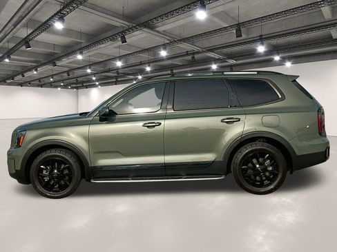 Used 2025 Kia Telluride AWD image 13
