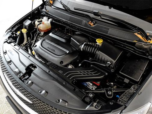 Used 2020 Chrysler Voyager Lxi image 48