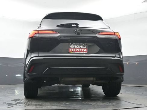 Certified 2022 Toyota Corolla Cross XLE w/ Black Badges Package (TMS) AWD/4WD image 33