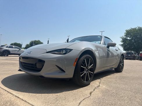 Used 2024 MAZDA MX-5 Miata RF Grand Touring RWD image 6
