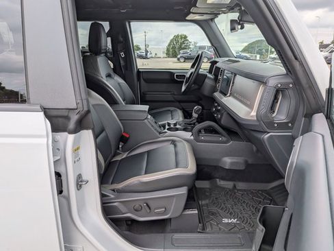 Used 2025 Ford Bronco Outer Banks w/ Sasquatch Package AWD/4WD image 22