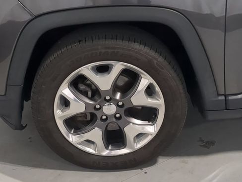 Used 2018 Jeep Compass Limited w/ Navigation Group FWD image 17