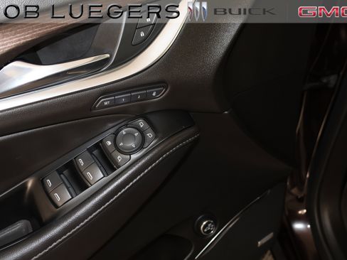 Certified 2023 Buick Enclave Avenir w/ Avenir Technology Package image 9