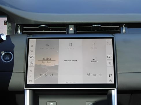 Used 2025 Land Rover Discovery Sport S image 16