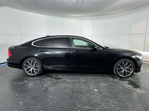Used 2018 Volvo S90 T5 Momentum w/ Convenience Package image 13