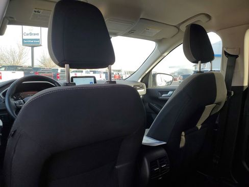 Used 2021 Ford Escape SE w/ SE Sport Appearance Package image 30