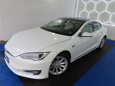 Used 2018 Tesla Model S 100D image 2