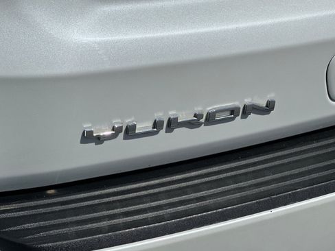 Used 2024 GMC Yukon AT4 w/ Technology Package AWD/4WD image 27