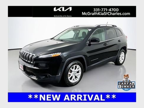 Used 2018 Jeep Cherokee Latitude FWD image 1