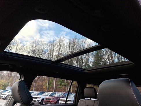 New 2025 Jeep Grand Cherokee L Limited image 11