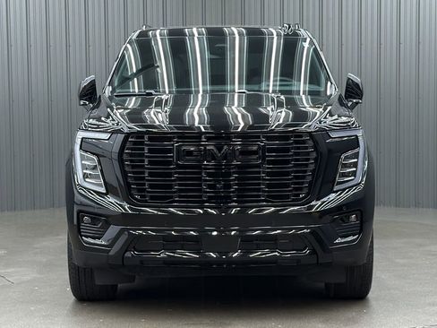 Used 2026 GMC Yukon Denali w/ Sun & Power Step Package AWD/4WD image 8