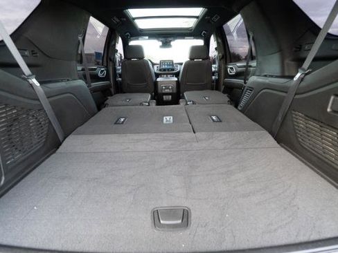 Used 2023 Chevrolet Tahoe Z71 w/ Luxury Package image 32