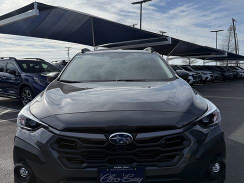 Used 2025 Subaru Crosstrek 2.0i Premium image 2