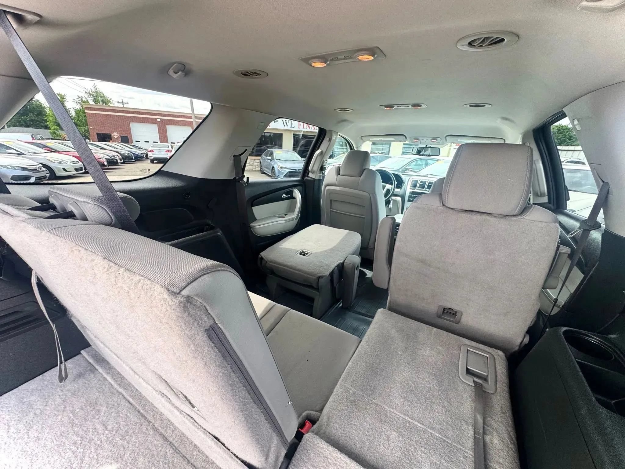 Used 2011 GMC Acadia SLE FWD image 24