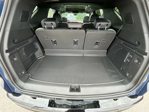 New 2026 Chevrolet Traverse RS w/ LPO, Floor Liner Package FWD image 18