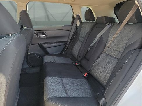 Used 2024 Nissan Rogue SV image 8
