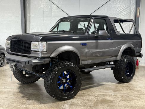 Used 1989 Ford Bronco Custom image 1