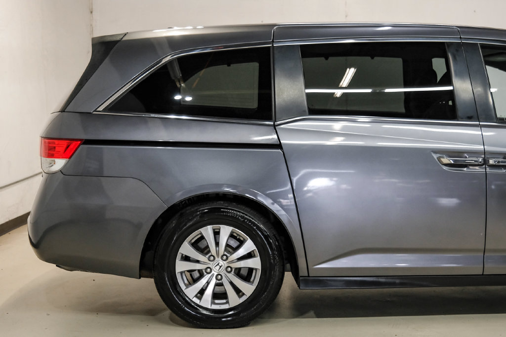 Used 2016 Honda Odyssey SE image 8