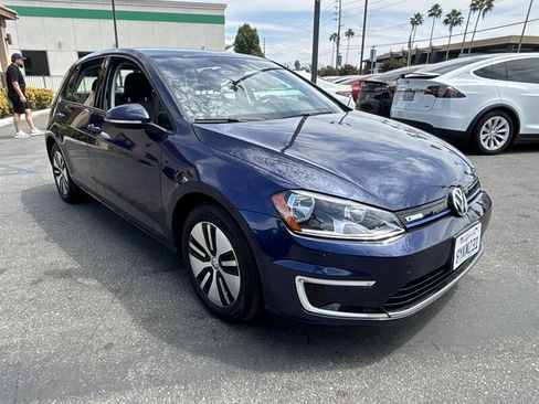 Used 2016 Volkswagen e-Golf SE FWD image 7
