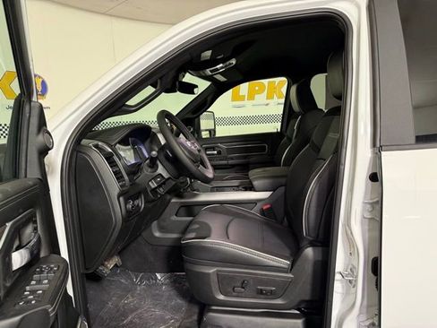 New 2026 RAM 3500 Laramie AWD/4WD image 18